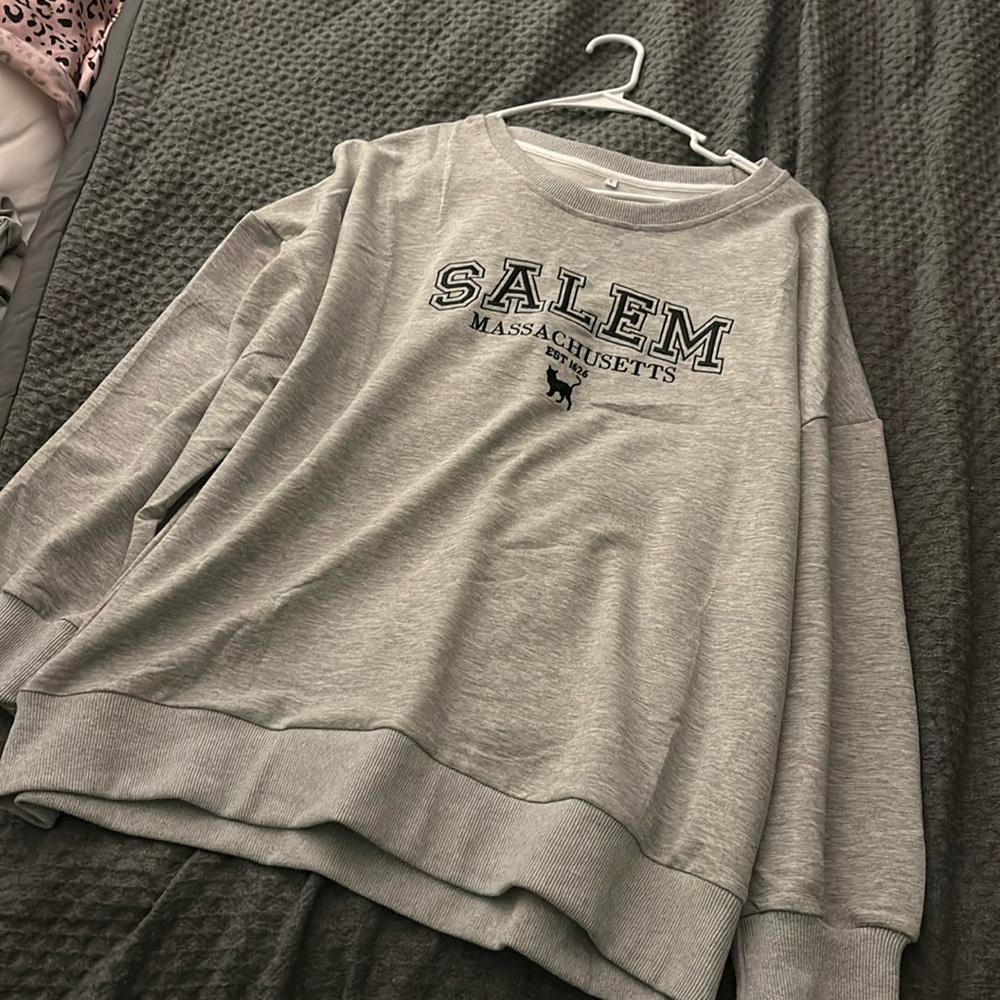SALEM MA oversized crewneck